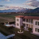 Bubi Villa